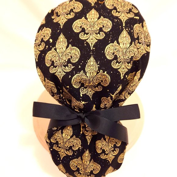 Fleur de Lis Ponytail Scrub Cap - 3 Ponytail Pouch Sizes - Gold on Black - Picture 4 of 4